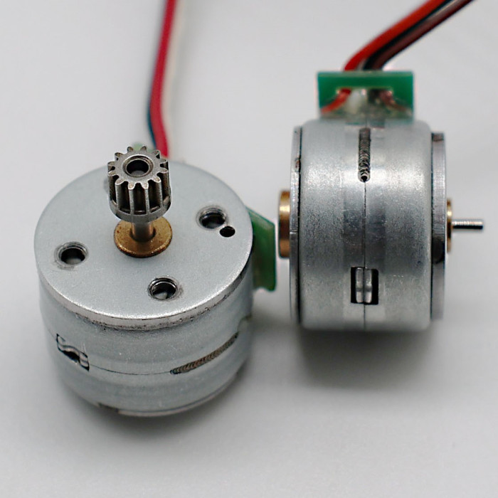 Кроковий двигун PRO-15BY25 12V 15мм 800 PPS
